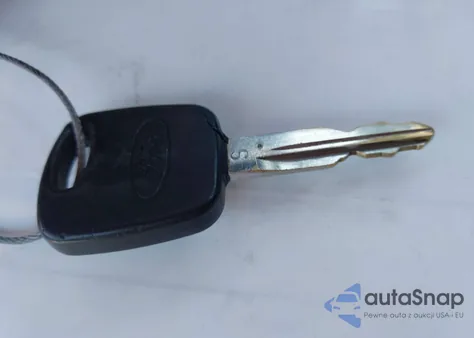 2000 Ford Explorer Sport from USA, damaged, VIN 1FMCU70E8YUA56256